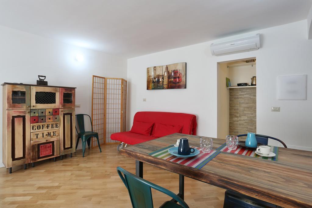 Flora Apartment